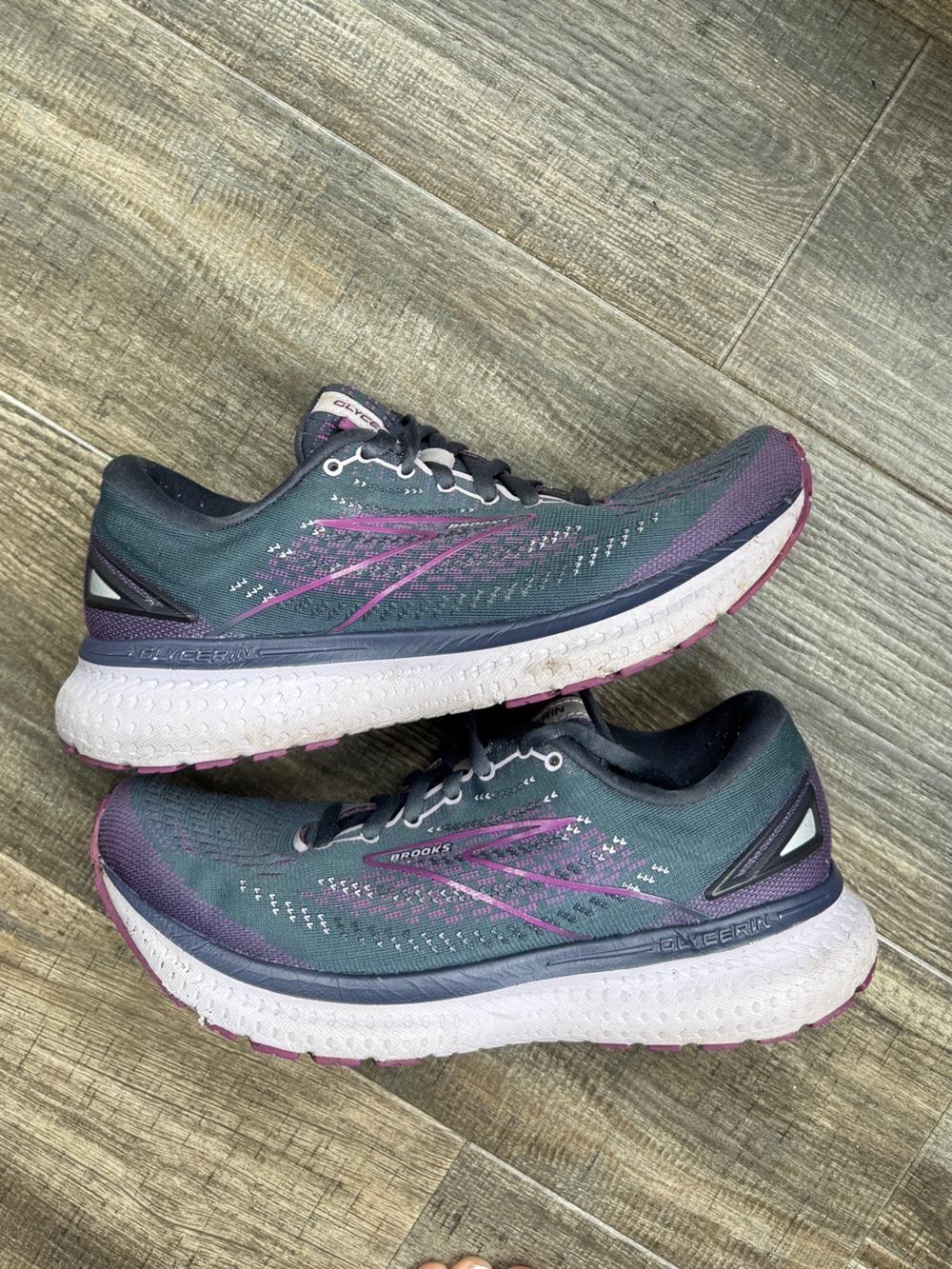 Brooks Glycerin 19 Women's Size 8.5 purple sneakers Running Shoes